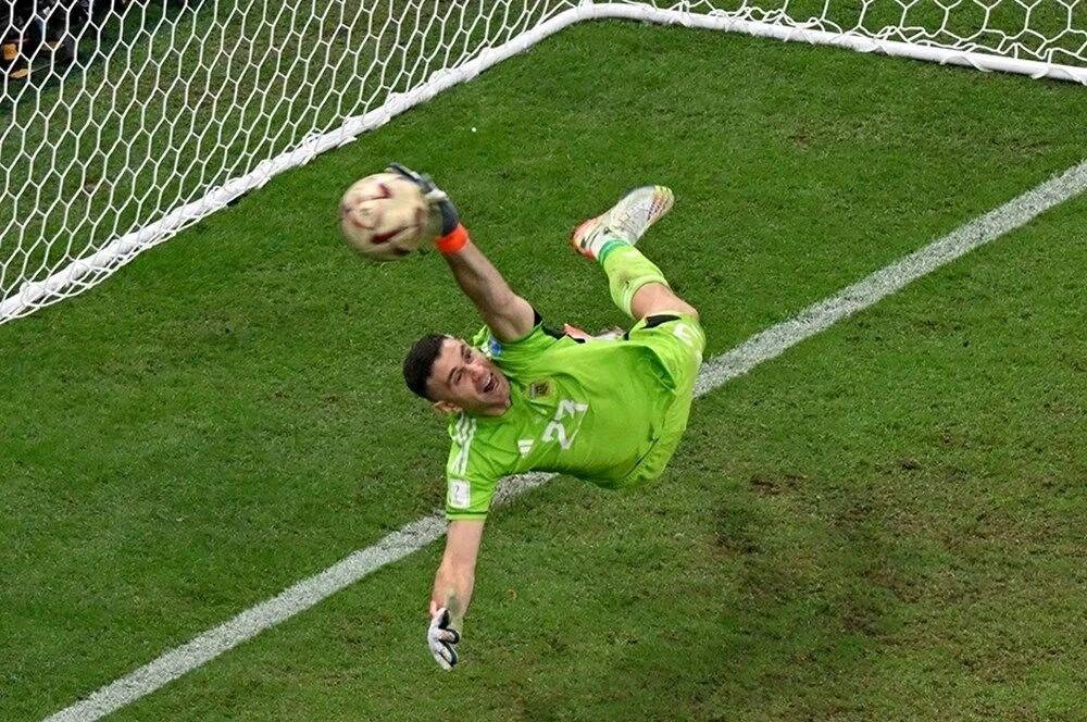 Galatasaray'ın görüştüğü kaleci ortaya çıktı: Muslera'ya mesaj yolladı 5